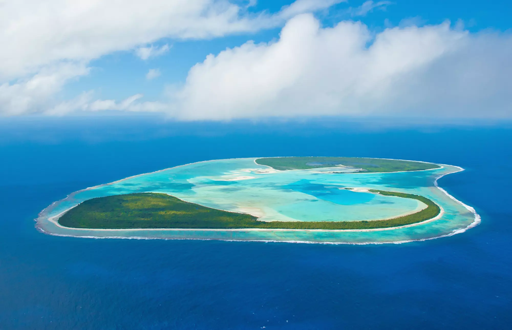 Top 12 Largest Coral Atolls In The World - Dewdara