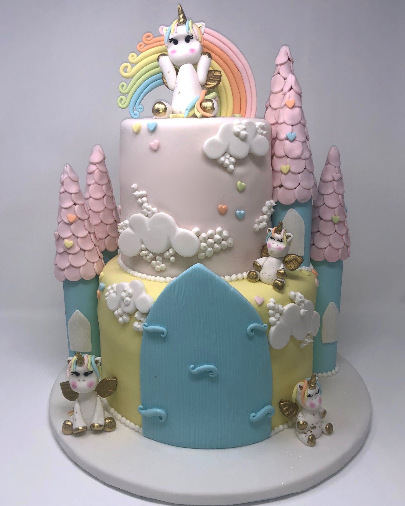 Birthday cake with fondant Design 49