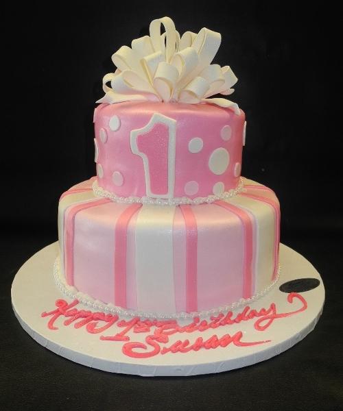 Birthday cake with fondant Design 57