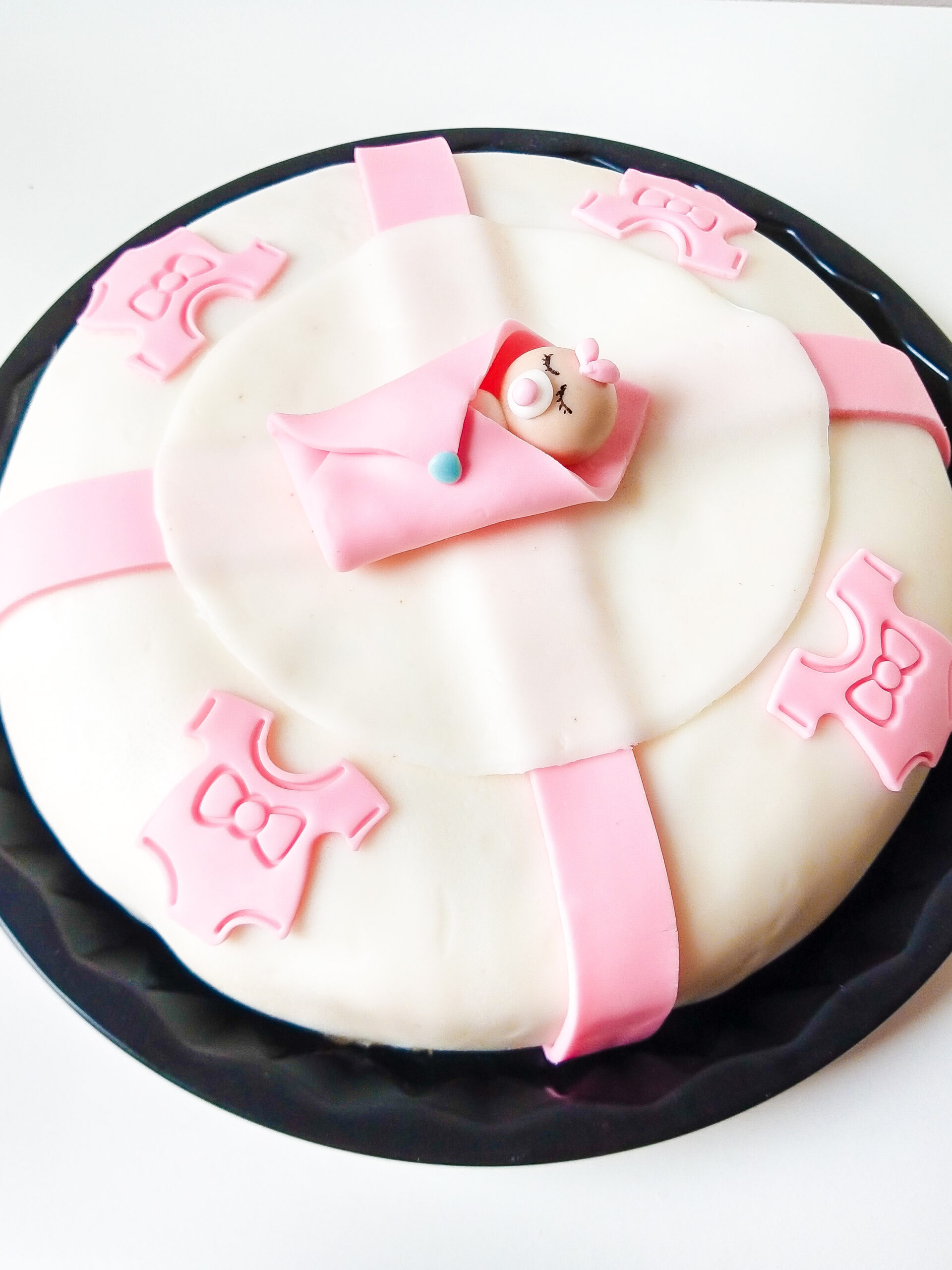 Birthday cake with fondant Design 72