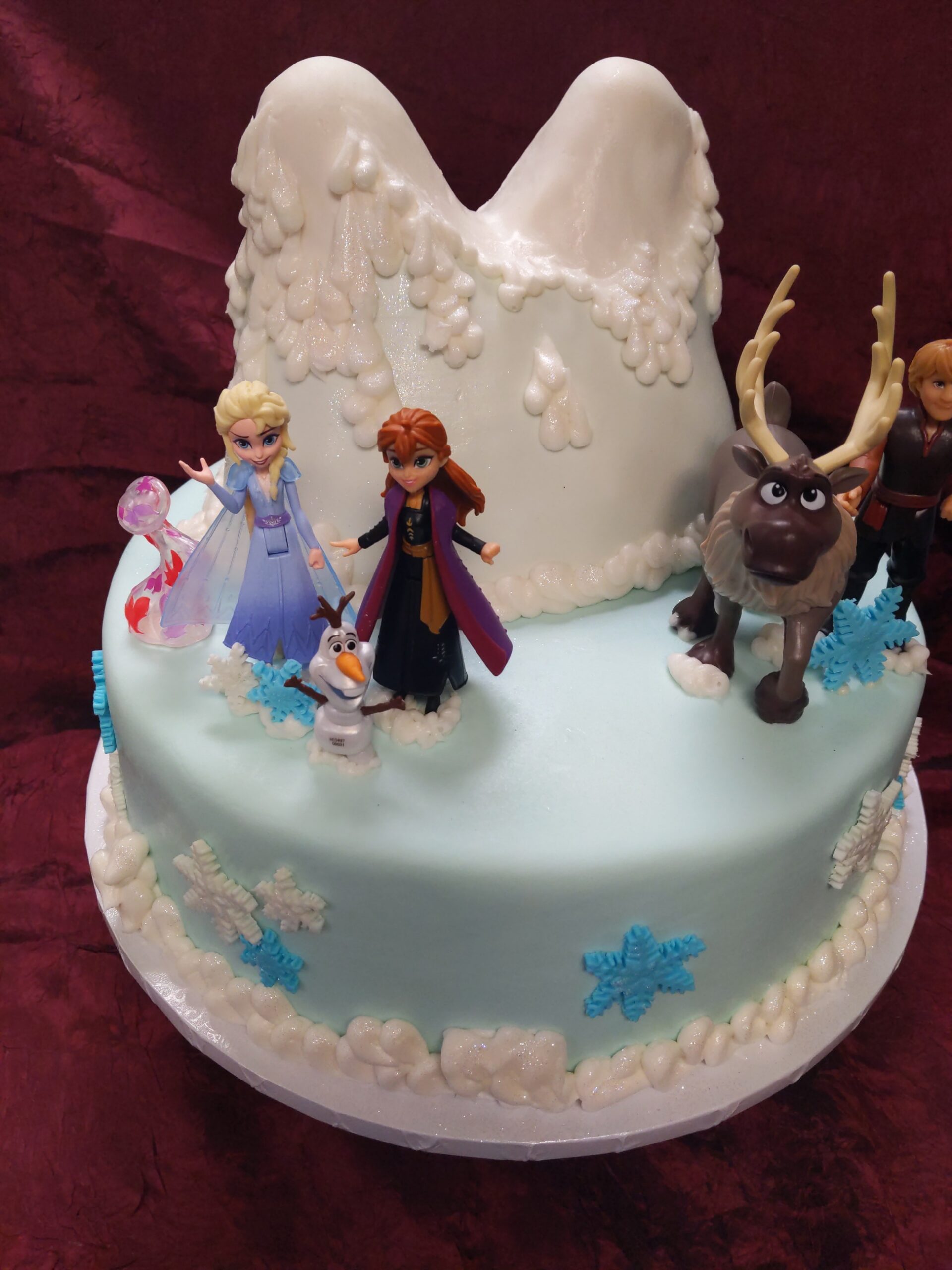 Frozen-themed birthday cake Design 33