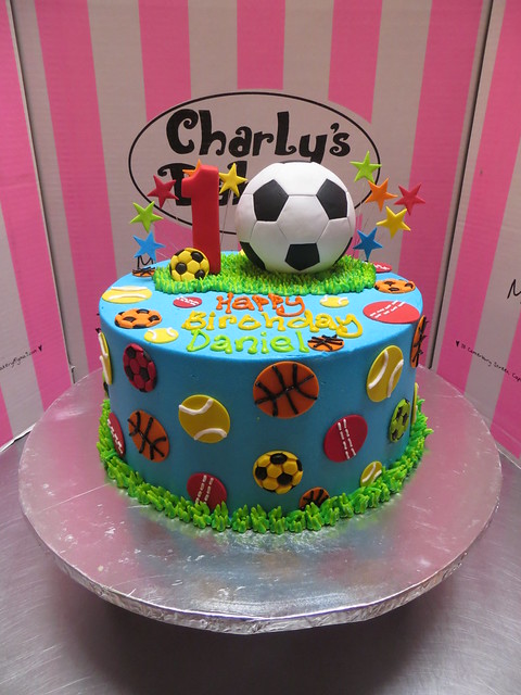 Sports-themed birthday cake Design 32