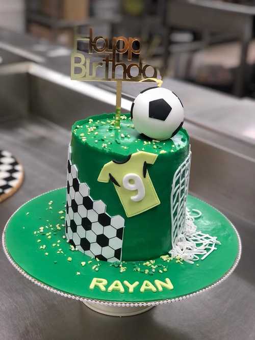 Sports-themed birthday cake Design 38